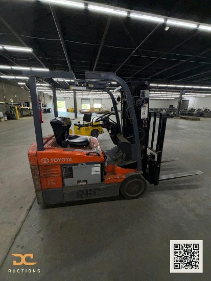 (1) 2005 Toyota 7FBEU15 Electric Forklift