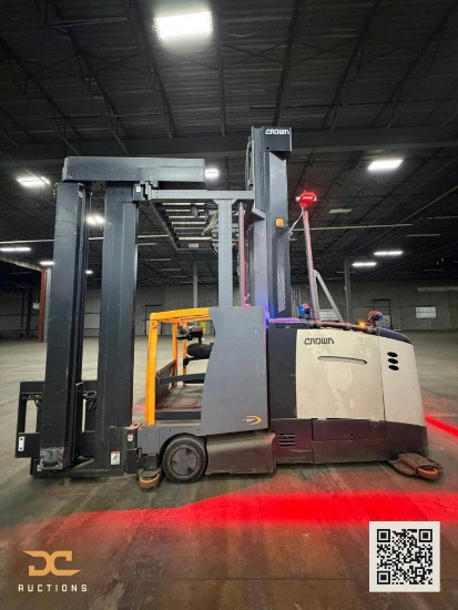(1) Crown TSP6500-33 | Electric Turret Truck