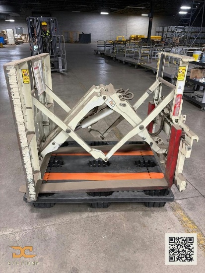 (1) Forklift-Mounted Scissor Lift Work Platform / Personnel Basket with Hydraulic Scissor Mechanism