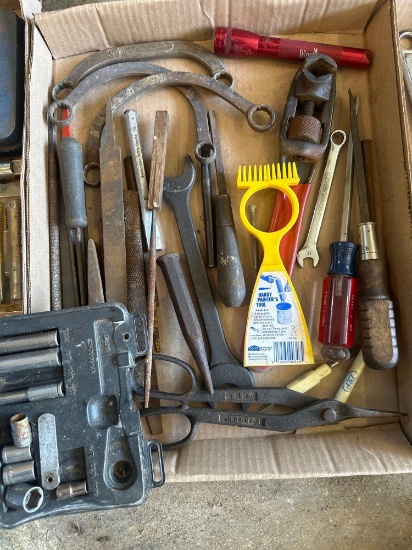 Flat of Misc Hand Tools