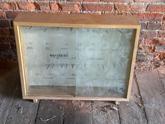 WISS Scissor Display Cabinet