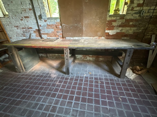 Work Bench w/ Vise 11' Long