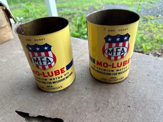 Pair of Mo-Lube Motor Oil Cans - Quart