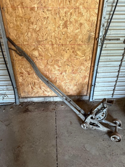1928 Weaver Floor Jack