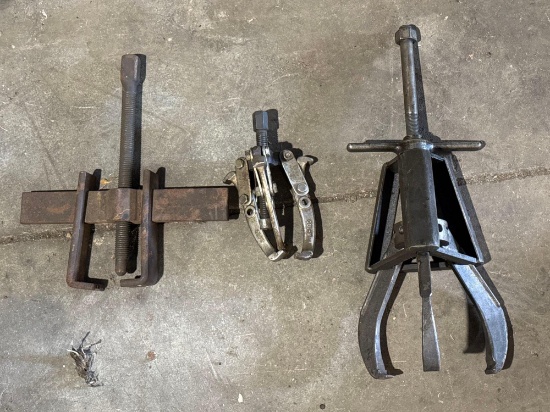 3 Pullers, Ammo Box With Pullers
