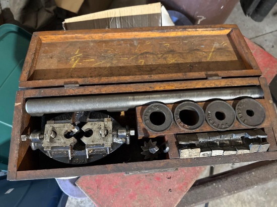 Craftsman Pipe Threader In Wooden Box