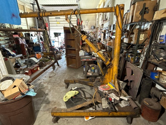 LARGE Hydraulic Engine Hoist