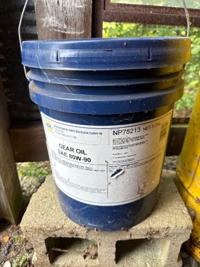 5 Gallon Bucket of 80W-90 Gear Oil