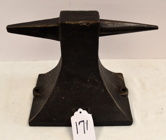 Double horn bench top anvil
