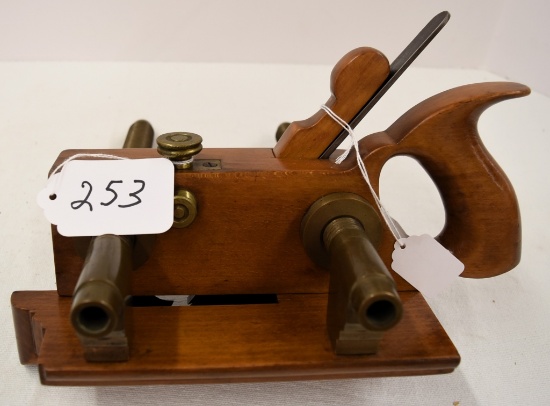 Martin Williams plow plane w/brass arms & nuts