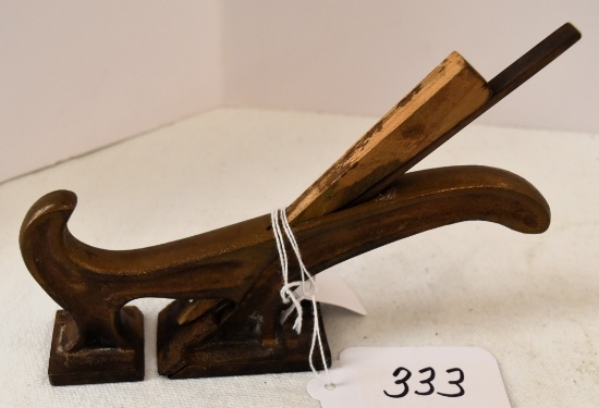 Bronze chariot plane