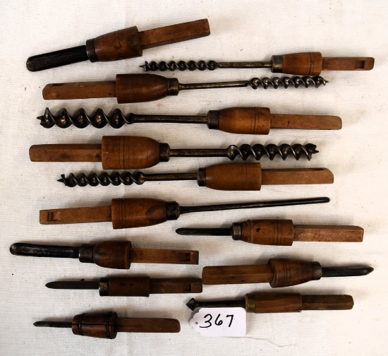 14 Brace pods