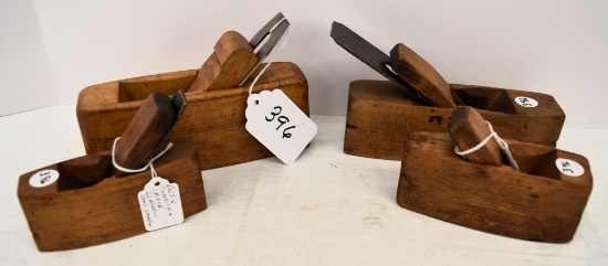 4 Small wooden smoothing planes