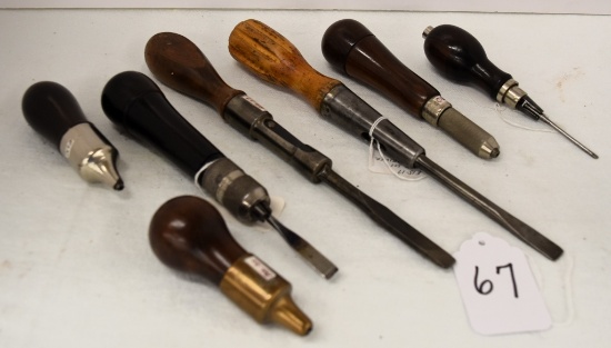 Lot of 7 tool handles and screwdrivers
