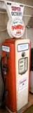 Wayne model 70 gas pump with Sinclair H-C glass,