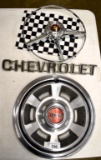 Pontiac steering wheel center, Chevrolet emblem,