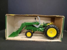 Ertl 1/16 John Deere Utility Tractor with End Load