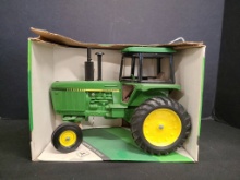 Ertl John Deere Row Crop 4450 Tractor Boxed
