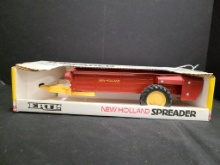 ERTL New Holland Spreader 1/16 Scale Model