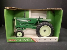 ERTL Oliver 1555 1/16 Scale Die-Cast Tractor in Bo