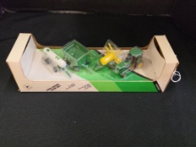 ERTL John Deere 1/64 Scale Farm Set MS518