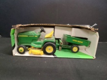 John Deere 1/16 Lawn Tractor with Dump Cart by Ert