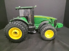 John Deere 8530 Toy Tractor Model with Dual Tires