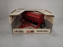 ERTL Case International 5100 Grain Drill 1/16 Scal