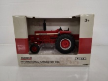 ERTL 1:32 Die-Cast International Harvester 856