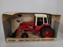 ERTL International 1586 Tractor with Endloader Box