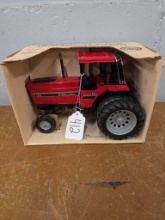ERTL 1/16 Scale International 5288 Tractor Model