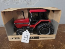 ERTL 1/16 Scale Case IH Maxxum Tractor in Box