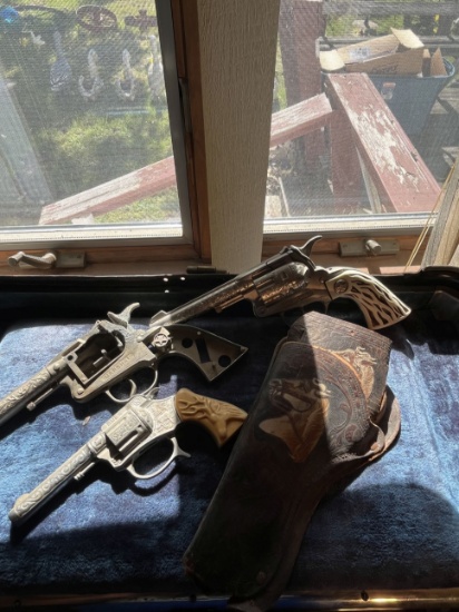 3 Vintage Cap Guns