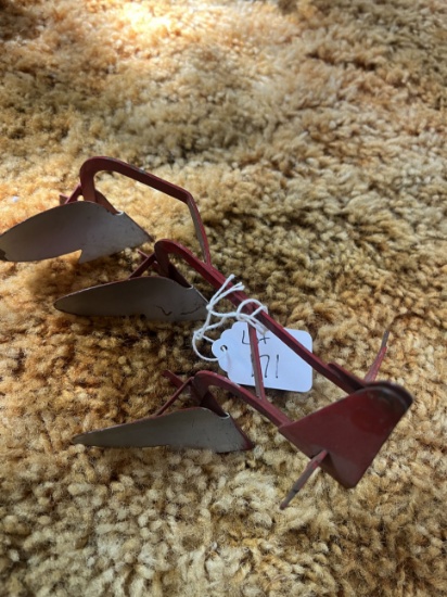Hubley 3 Bottom Plow, Metal