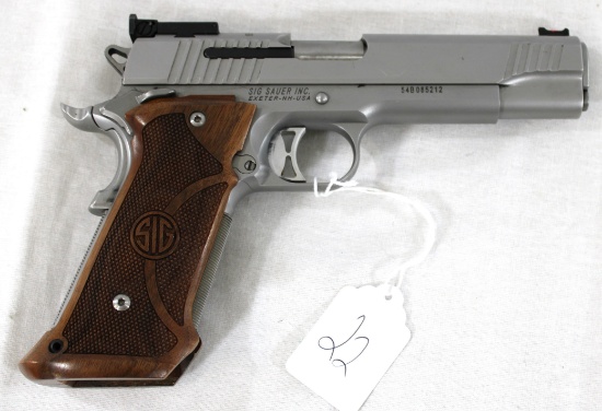 Sig Sauer 1911 .40 S&W Pistol w/Original Case