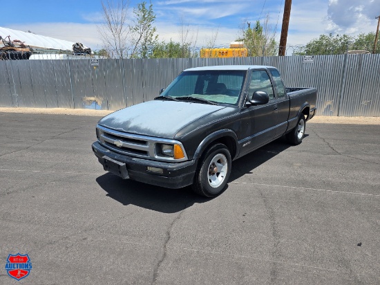 1997 Chevrolet S10 Ext Cab - 5 Speed, Cold A/C