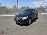 2009 Volkswagen Tiguan - 6 Speed Manual, Moonroof