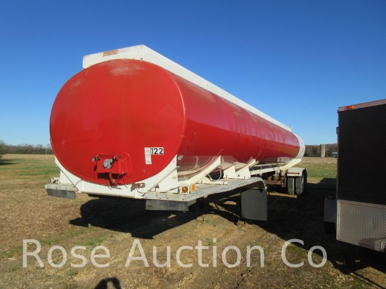 1989 Freuhauf aluminum tanker. 9200 gallons