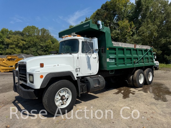 1993 Mack RD690S T/A Dump Truck (One owner Fleet maintained from new) (Prince George, VA)