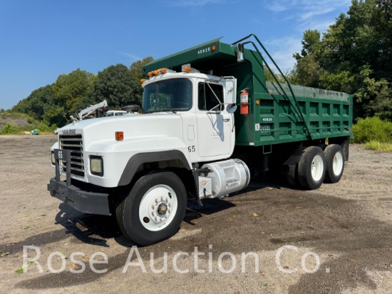1993 Mack RD690S T/A Dump Truck (One owner Fleet maintained from new) (Prince George, VA)