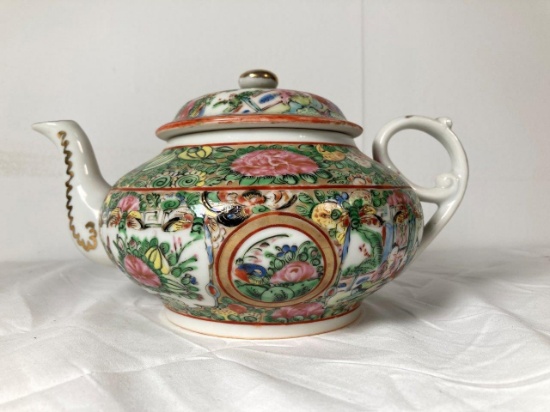 Chinese Rose Medallion Tea Pot