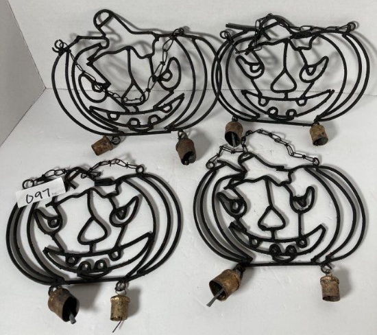 4 Jack-o-Lantern Shaped Metal Wind Chimes