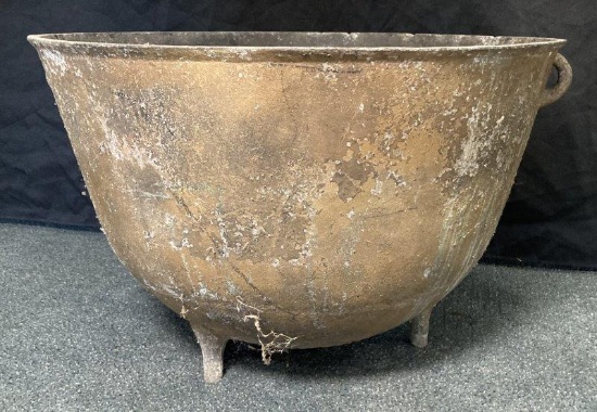 Large Lightweight Footed Caldron