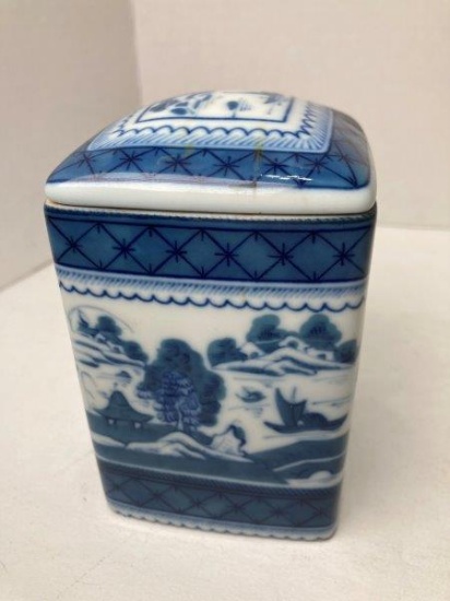 Historic Charleston Mottahedeh Square Covered Jar