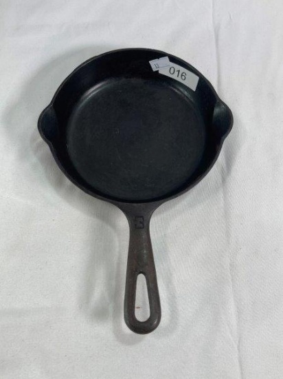 Griswold Cast Iron Skillet No. 3