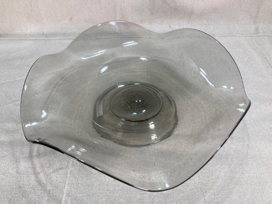 Hand Blown Art Glass Centerpiece Bowl