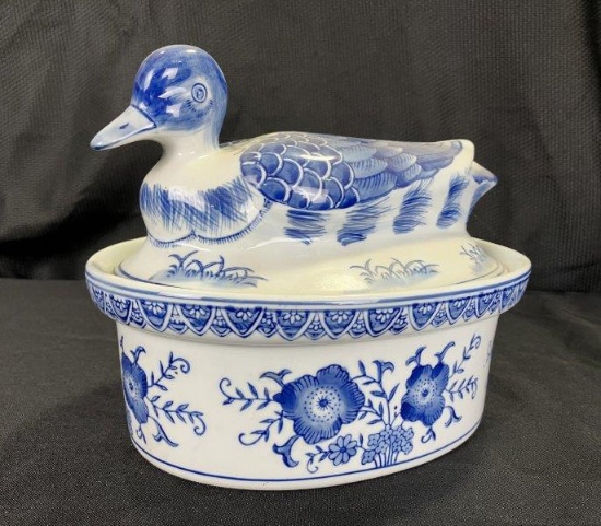 Chinese Blue and White Porcelain Duck Tureen
