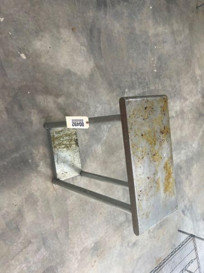 STAINLESS TABLE