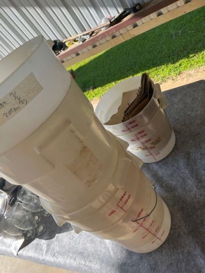 20QT MEASURING BUCKET
