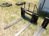 SKID STEER PALLET FORKS